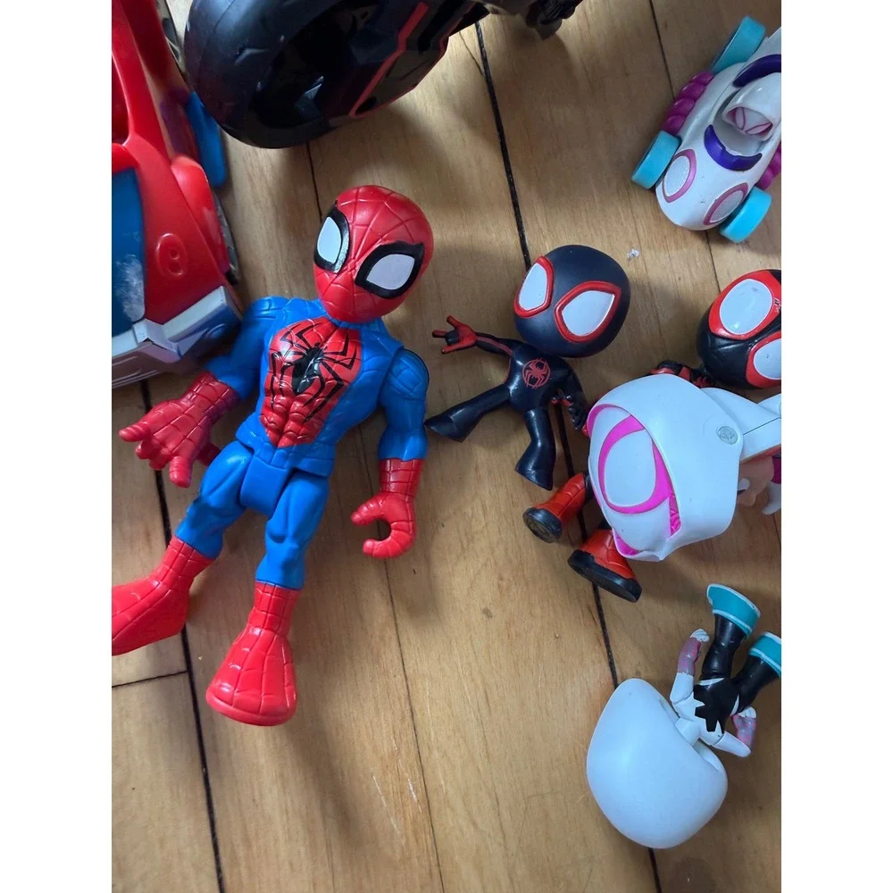 Marvel Spidey and His Amazing Friends Spider man action figure bundle of 12
